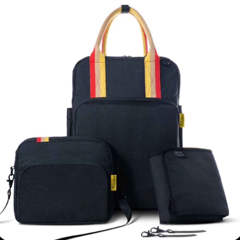 Brand new travel diaper bag super lightweight tons of storage comfortable wear